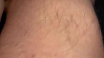 Oynat Charly ile ıslak ve lezzetli kedisinde ilk ve uyluk pisliğinin içinde bitirme