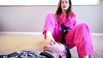 Jouer #91 fw soleil sexy pieds et semelles adorés par un ami esclave 1 ffw femdom