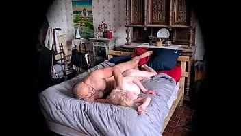 تشغيل الكاميرا الخفية تمارس الجنس الشرجي مع الجار بينما زوجته في العمل تنتهي مع الحمار creampie 2of3