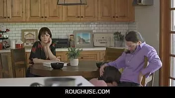 play Roughuse - 继女和继母一直给继父免费使用权 - angelinered, jessicaryan