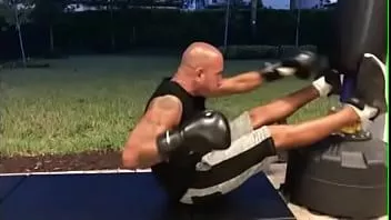 Putar Latihan hardcore oleh mesin pound italia maxx loadz bintang porno pria paling bugar