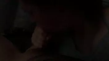 Reproduzir Minha rainha adora provocar e acariciar meu pau até eu não aguentar mais!