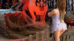 play تتحقق الرغبات المظلمة للمراهقة الشقراء مع الديك الكبير للمهرج الشيطاني في ليلة الهالوين
