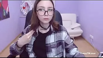 Play 18yo teenager hot babe young pussy playing with her hot pussy