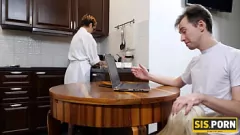 تشغيل 18 عاما في سن المراهقة نيكي هيل يحصل المشاغب مع أخي غير الشقيق الثابت ديك