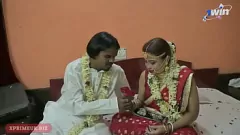 Odtwórz Desi Indian Honeymoon: Pierwsza nocna żona Pasja