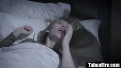 play Adolescenta brunetă își salvează primul BBC într -o întâlnire interrazială hardcore