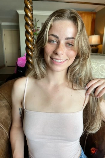 পর্নস্টার Renee Rose