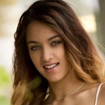 পর্নস্টার Uma Jolie